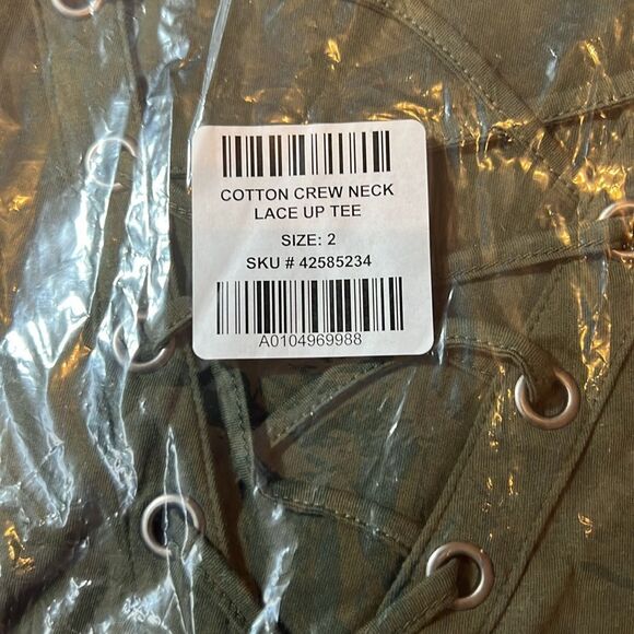 NWT Lace-up Crew Neck Tee - Picture 3 of 4